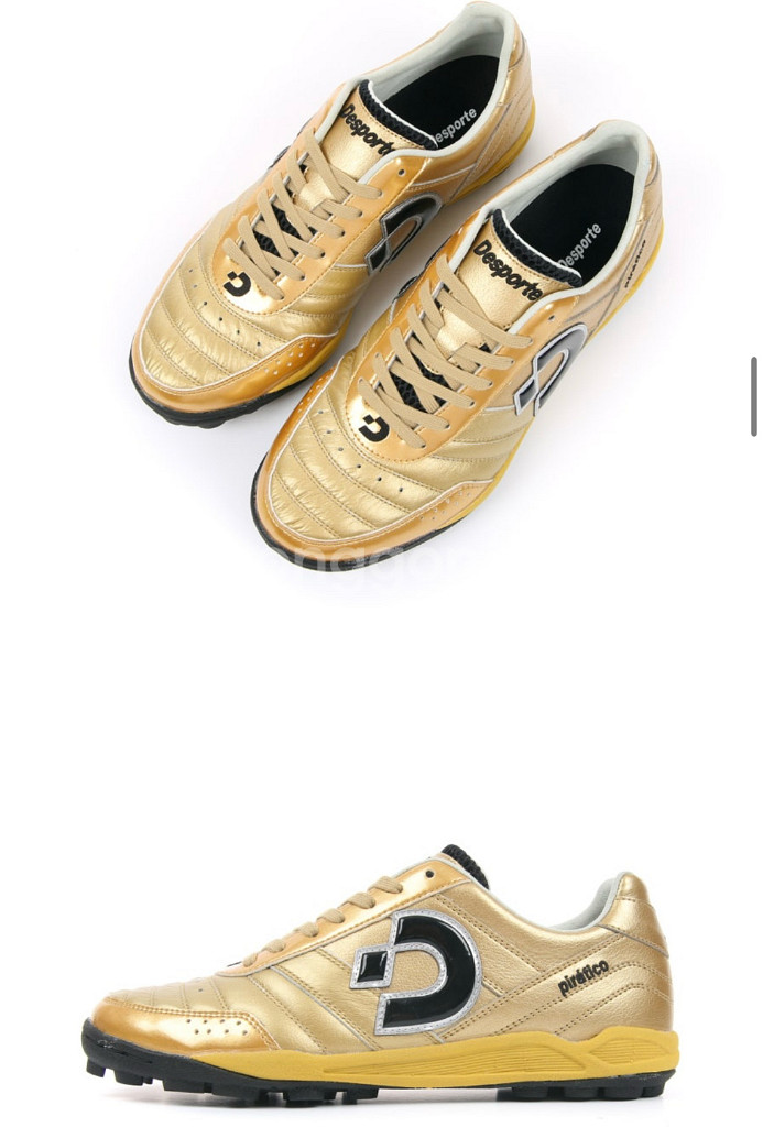 피라테코 골드 컬러 축구화--0