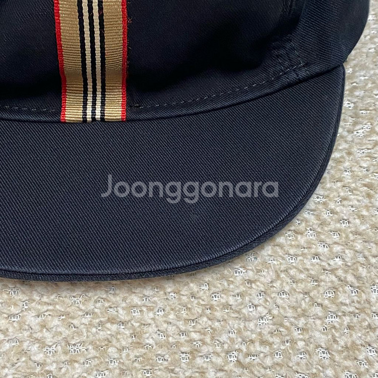 (정품) 버버리 키즈 블랙 아이콘 스트라이프 트리밍 캡 4Y-6Y--1