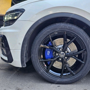 폭스바겐 순정 19인치 휠 타이어 세트