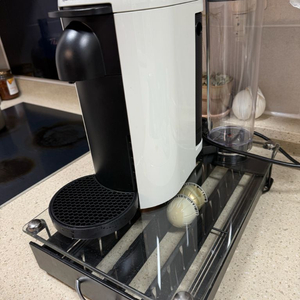 네스프레소 버츄오플러스&캡슐거치대포함