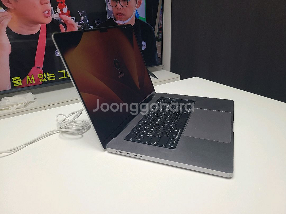 2022 맥북 프로 16 인치 M1 RAM32 SSD1TB 쿨매 원가390만원--6