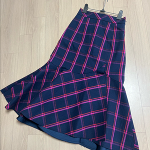 럭키슈에뜨 프릴 머메이드 울 체크 스커트 롱치마 모직 플레어 네이비