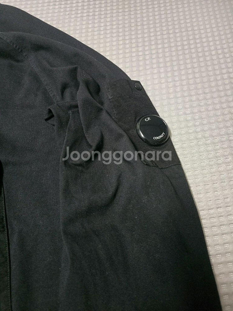 CP컴퍼니 포켓 스웻셔츠 L싸이즈 (정품인증)--2