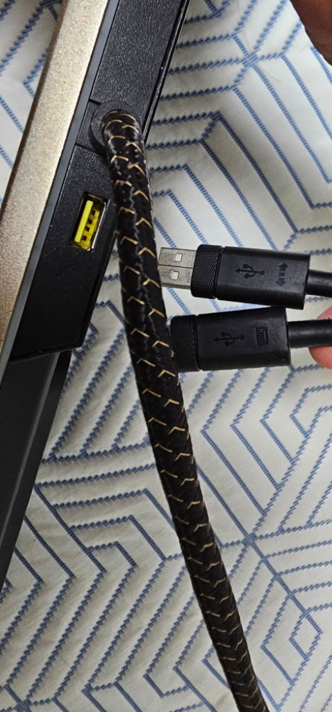 K100 RGB OPX 미드나잇 골드 키보드 이미지