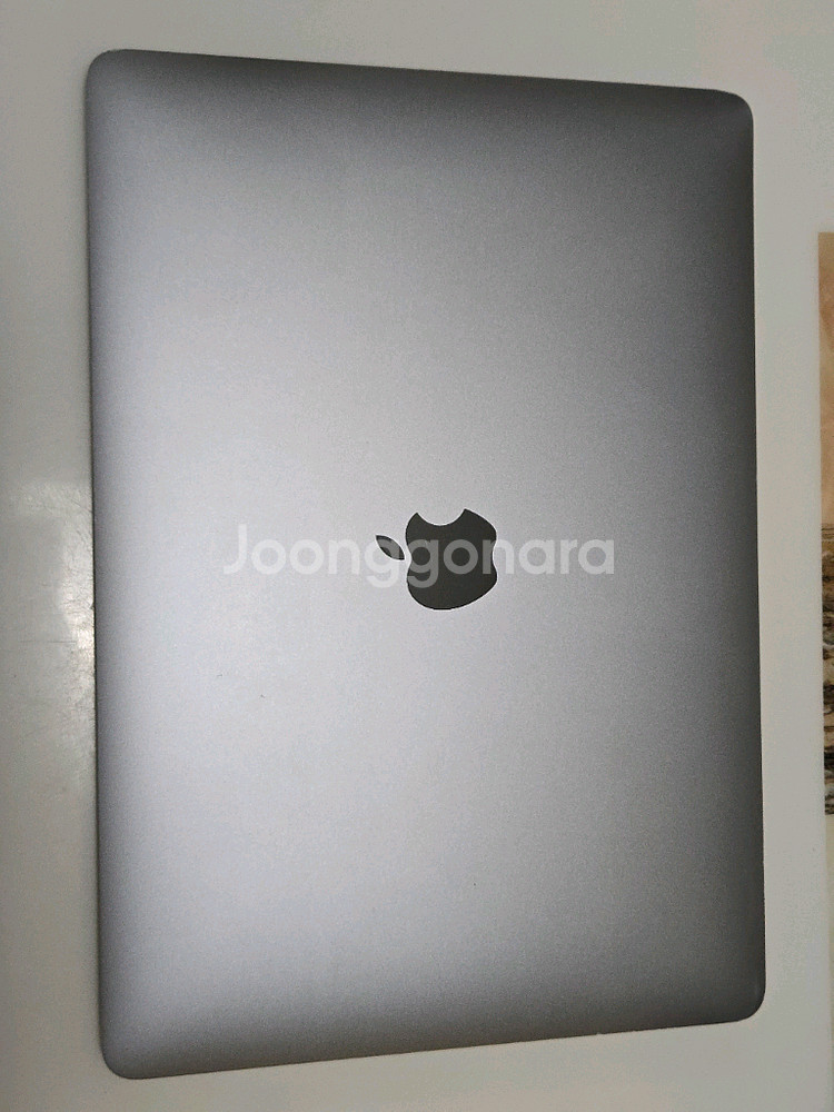 맥북에어 M1 스페이스 그레이 기본형 싸게 팝니다--1