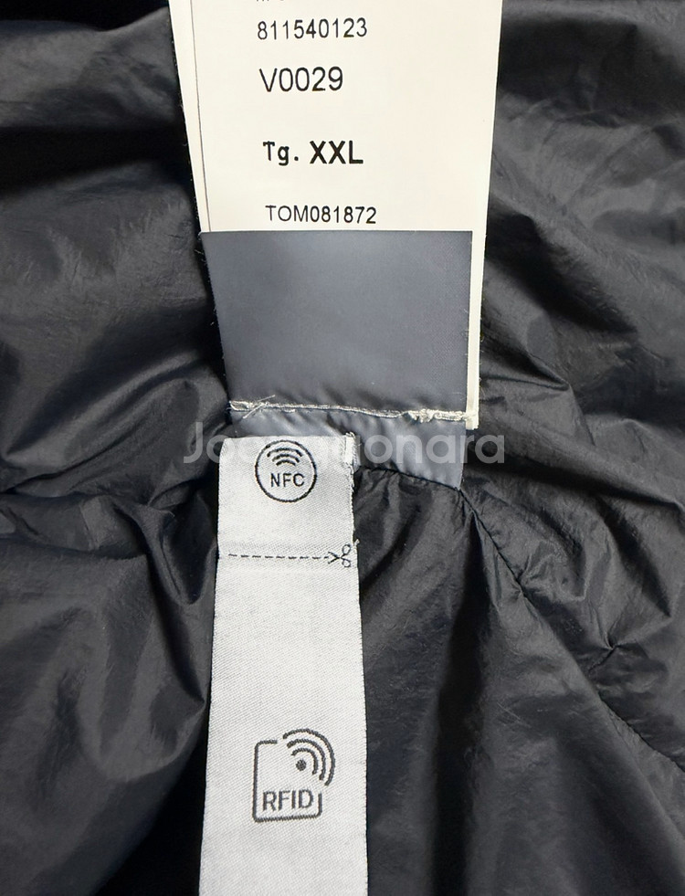 [XXL] 스톤아일랜드 24FW 블랙 크링클랩스 논후드 패딩--5