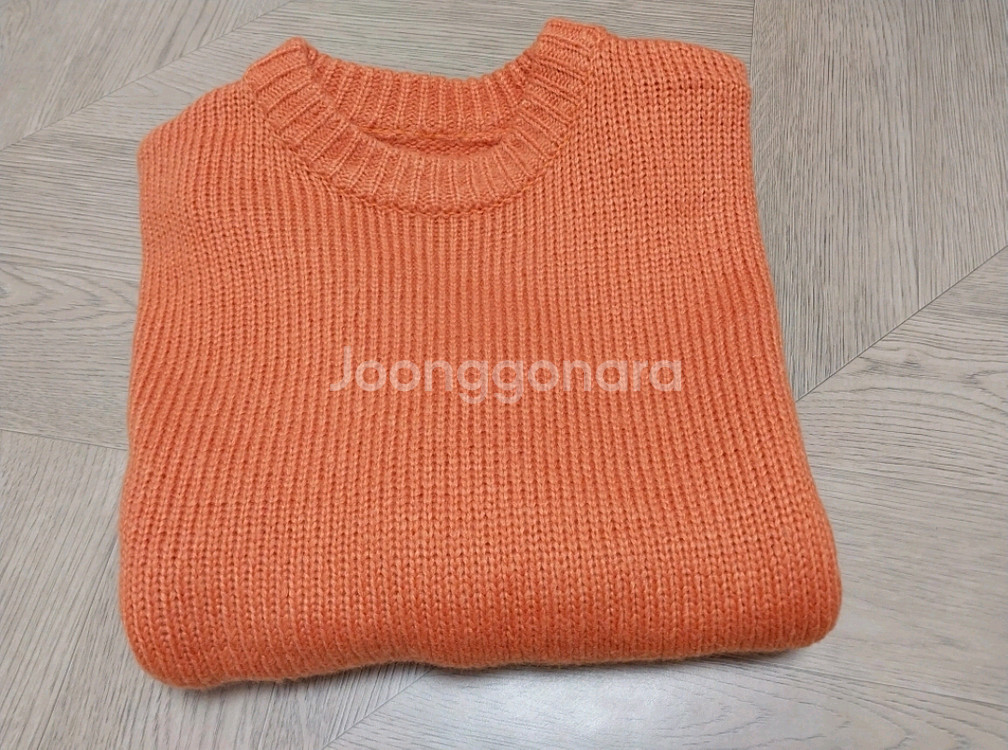 오렌지색 니트 스웨터--0