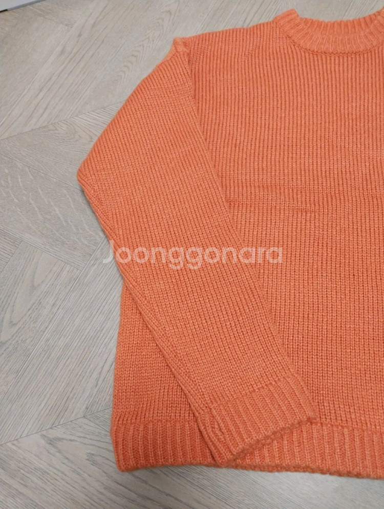 오렌지색 니트 스웨터--1