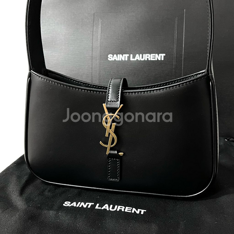 [S+급/정품] 생로랑 미니 호보백 le 5 a 7 가방 블랙--1