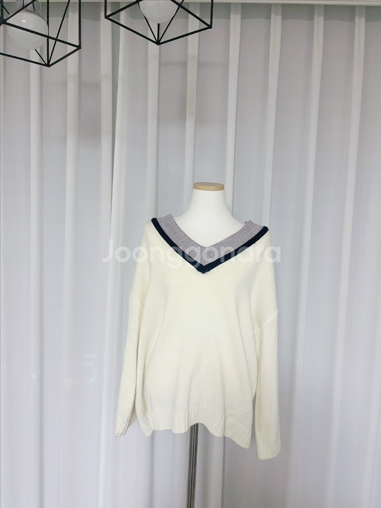 여성 니트 스웨터--1