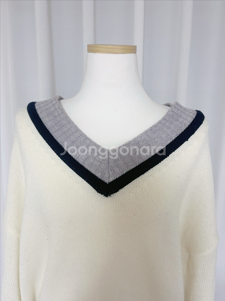 여성 니트 스웨터--2