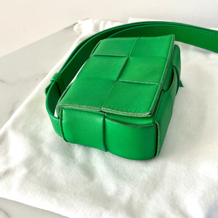 보테가베네타 미니 카세트백 레더 그린 크로스백 가방--6