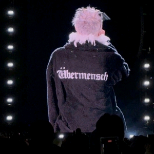 지드래곤 위버멘쉬 로브