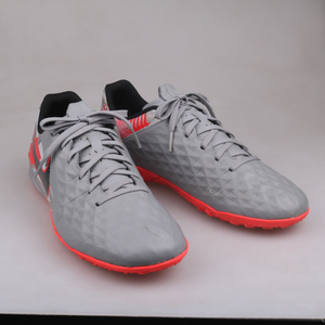 나이키 티엠포 레전드 풋살화 판매합니다.(265)51029