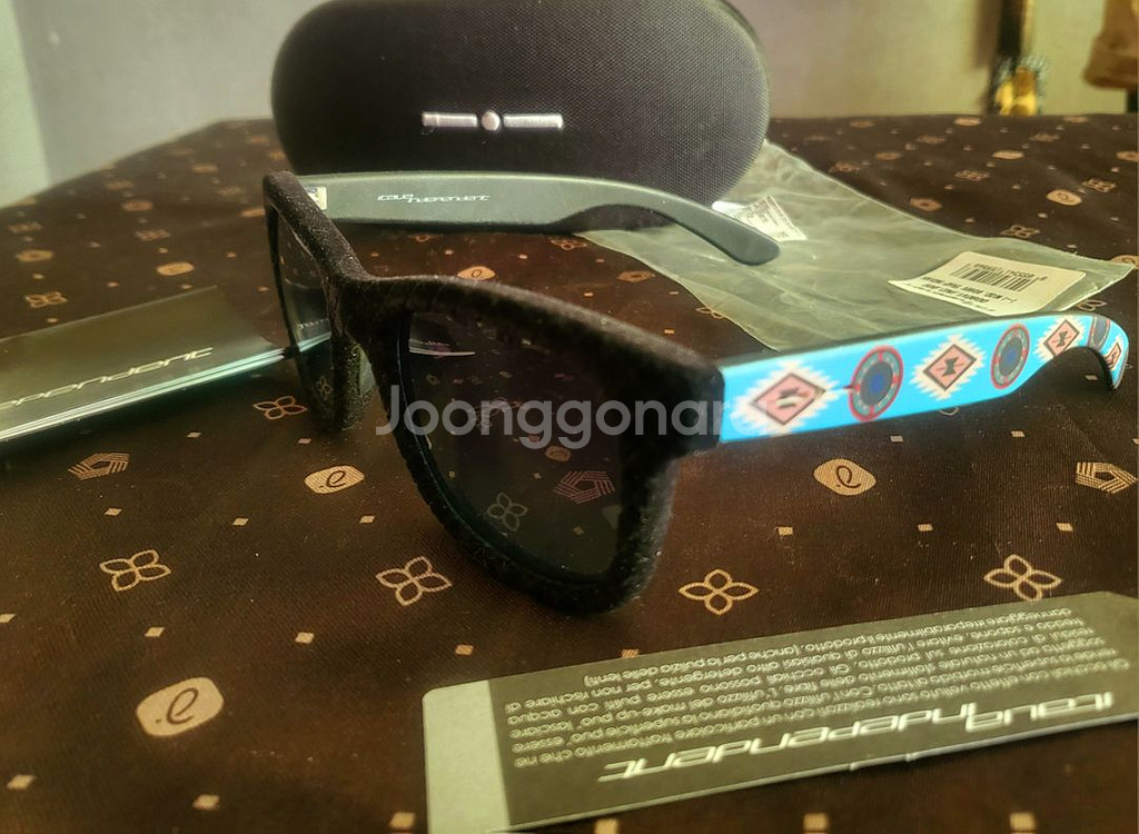 [미사용 새상품] INDEPENDENT 벨벳 선글라스--2