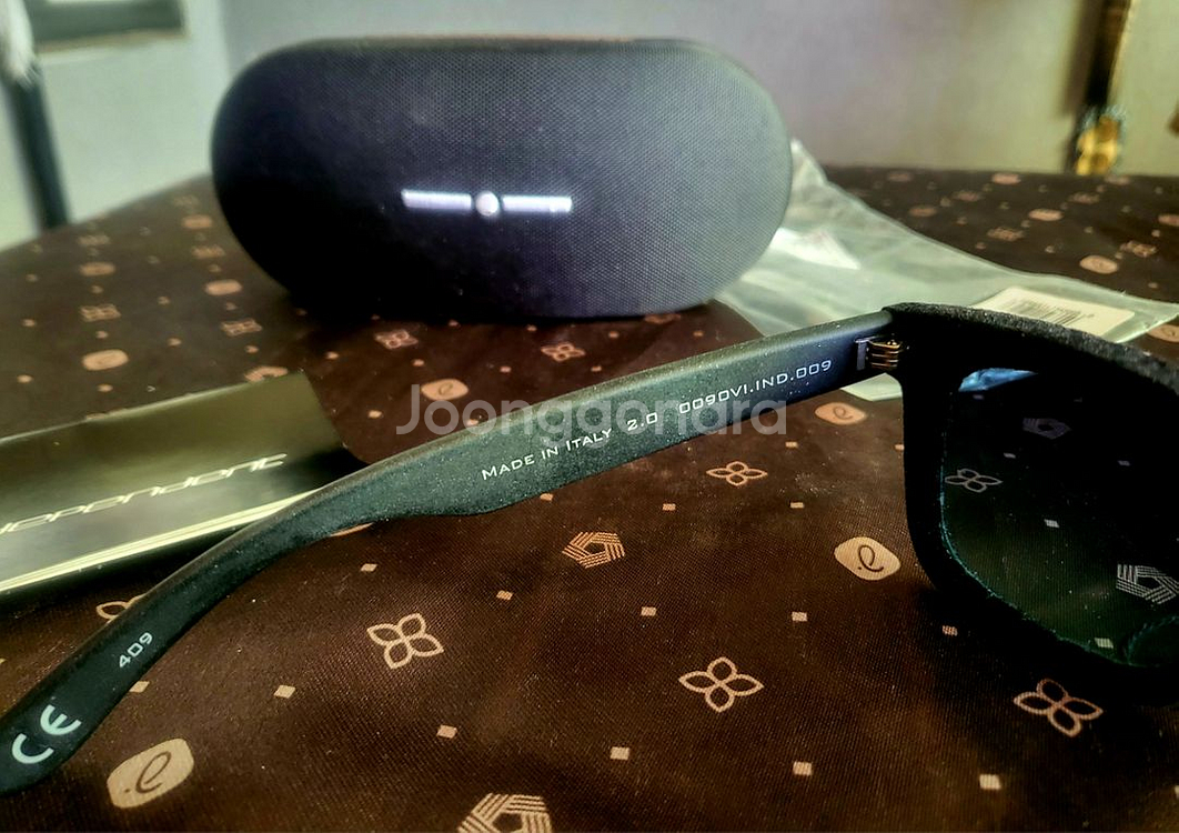 [미사용 새상품] INDEPENDENT 벨벳 선글라스--7