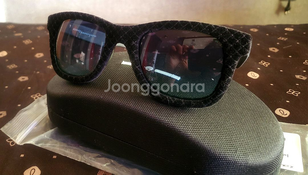 [미사용 새상품] INDEPENDENT 벨벳 선글라스--9