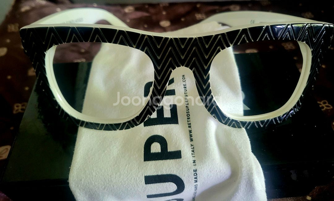 (미사용 새제품) SUPER 슈퍼 블랙&화이트 선글라--3