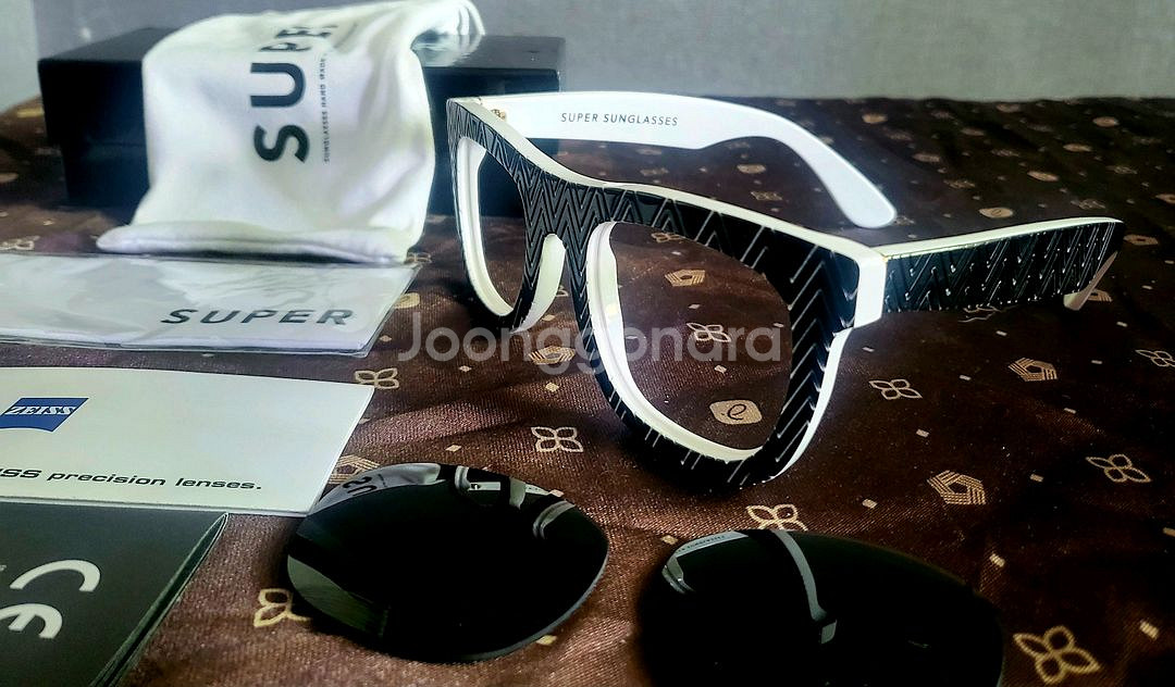 (미사용 새제품) SUPER 슈퍼 블랙&화이트 선글라--7