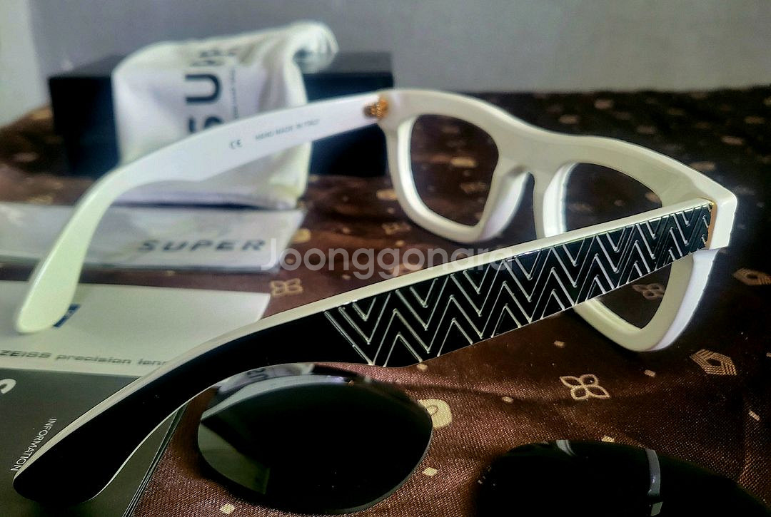 (미사용 새제품) SUPER 슈퍼 블랙&화이트 선글라--8