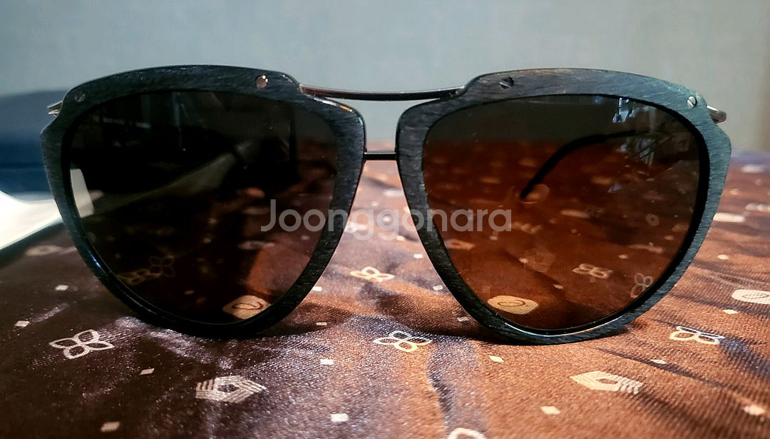 [미사용 새상품] Jil Sander 블랙우드 선글라스--0