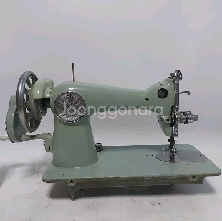 옛날 재봉틀. 미싱--2