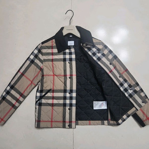 (버버리)키즈/퀼팅자켓 12y(신상 뉴라벨)