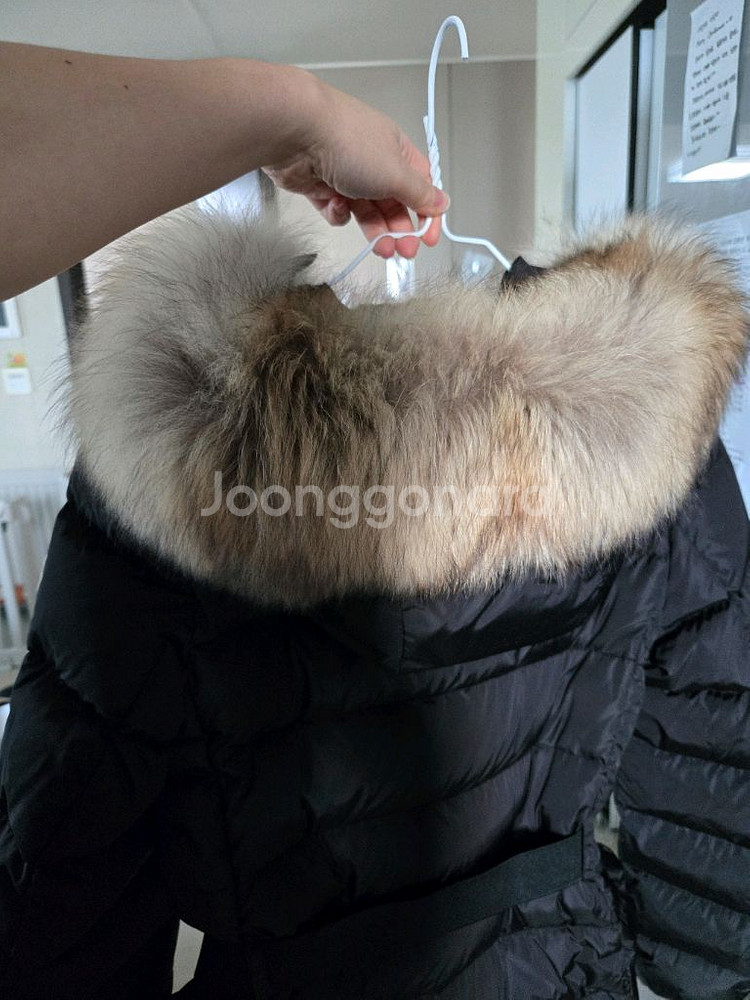 몽클레어 클로에(정품) 블랙 1사이즈(55사이즈) 리얼 라쿤퍼~~ 판매해요~!--4