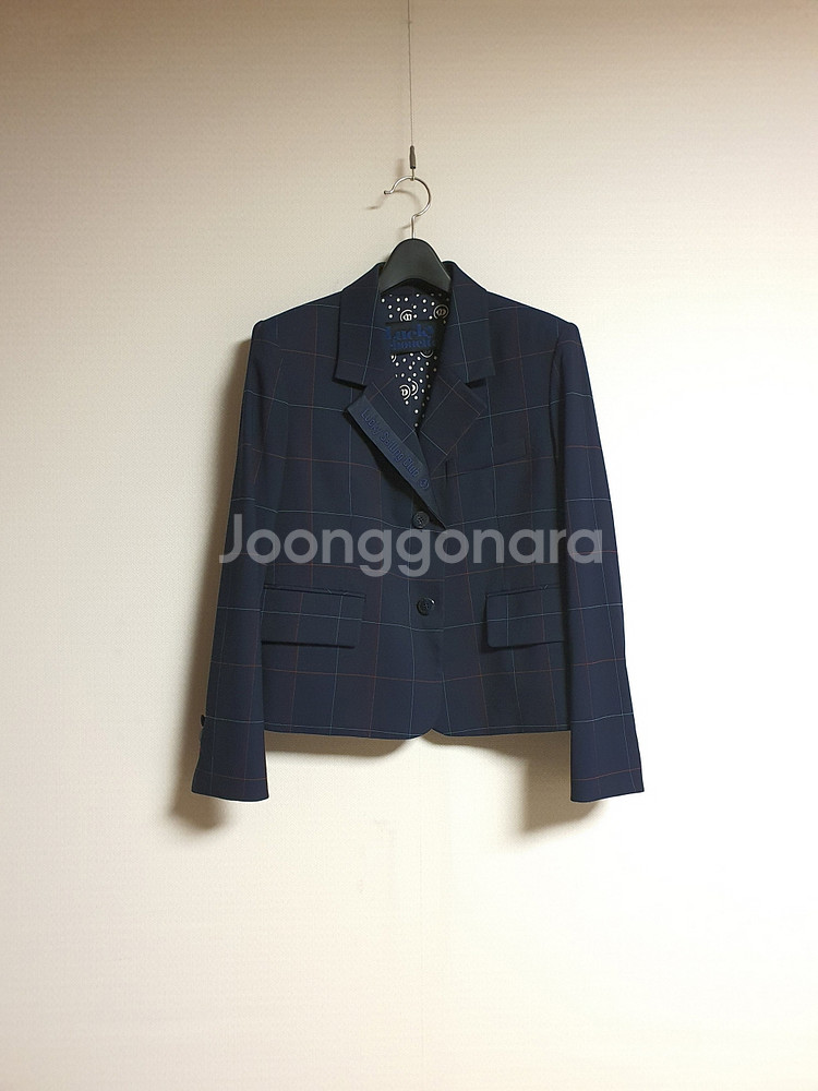 럭키슈에뜨 레터링 디테일 자켓 36 사이즈--2