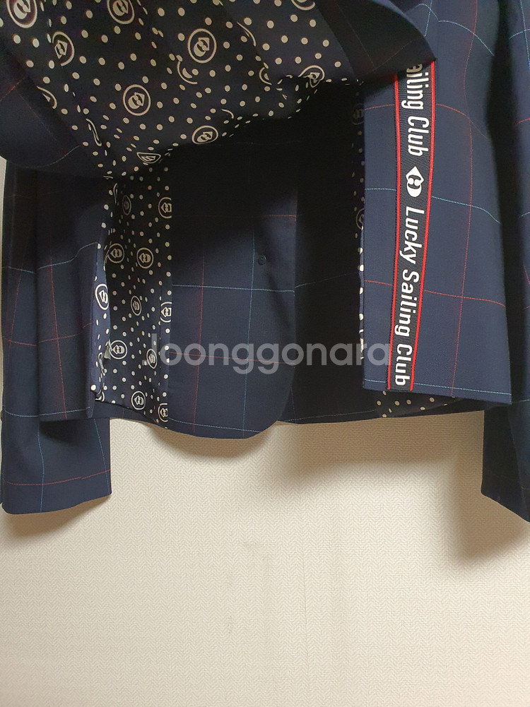 럭키슈에뜨 레터링 디테일 자켓 36 사이즈--8