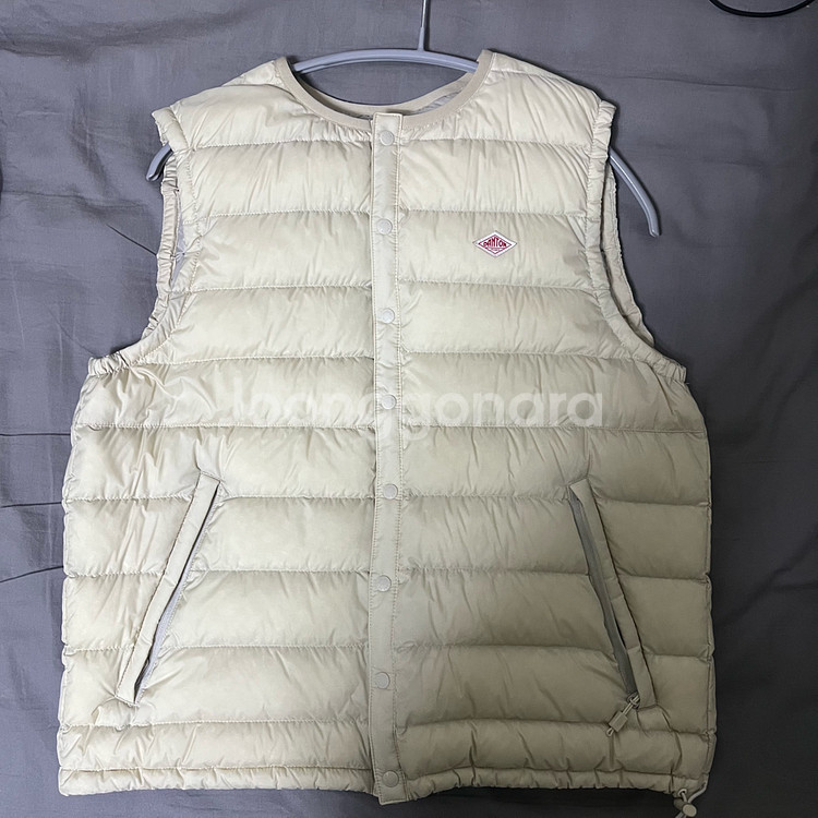 단톤 이너다운 크루넥 베스트 팔아요.--1