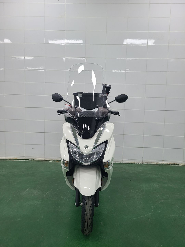 125cc 배달용 오토바이 스즈키 버그만125 이미지