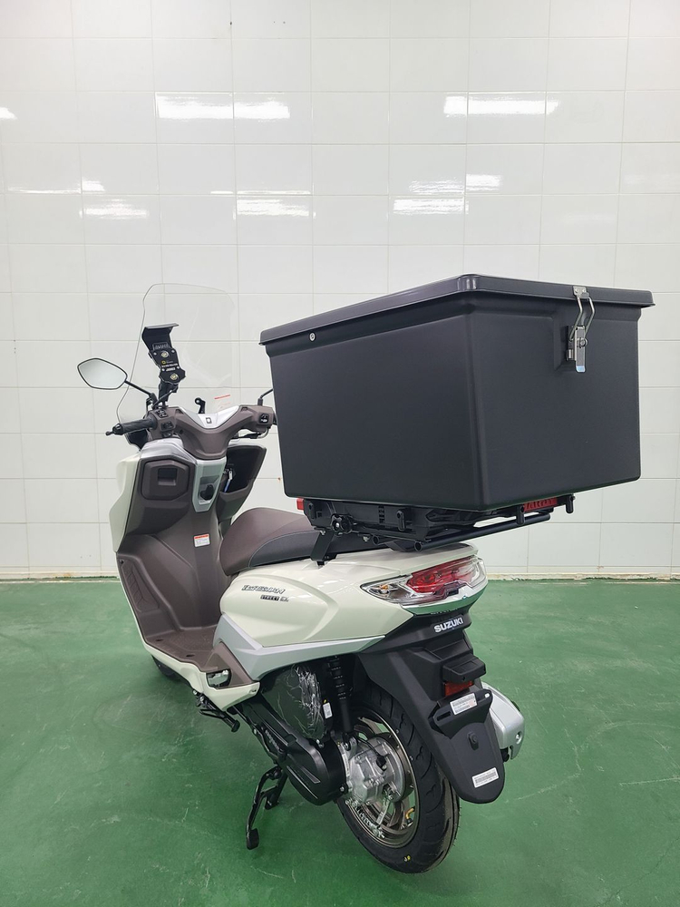 125cc 배달용 오토바이 스즈키 버그만125 이미지