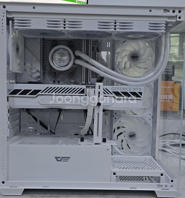 9800x3d, rtx5080 올화이트pc팝니다--2