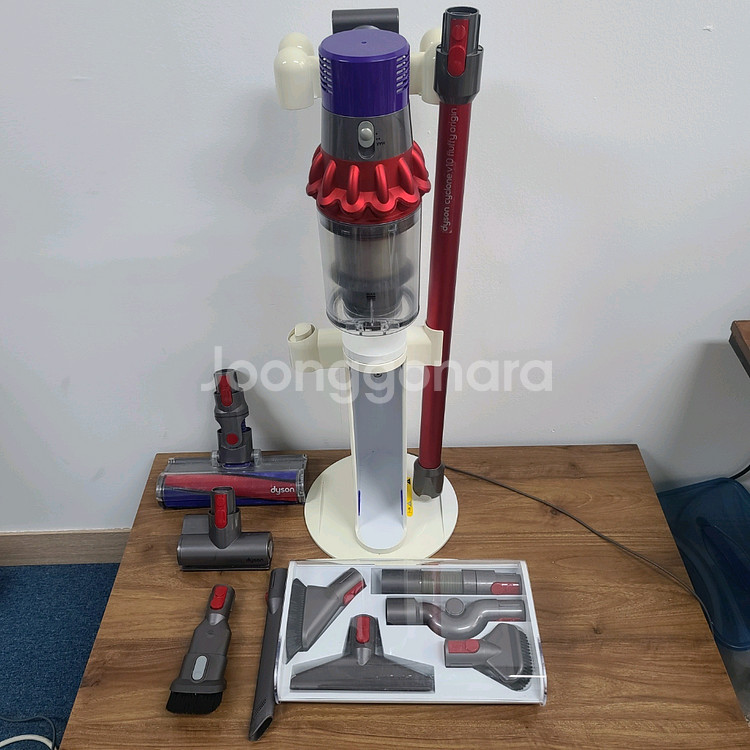 다이슨 무선청소기 V10(배터리교체>1시간8분작동,다이슨거치대 포함,전체해체하여 Cleaning완)--1