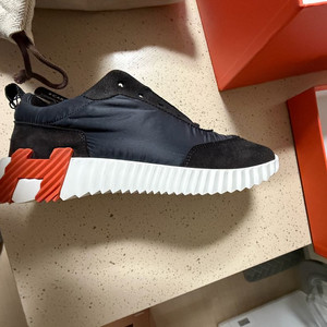 에르메스 바운싱(검정/오렌지) 스웨이드 38(250) 판매합니다.