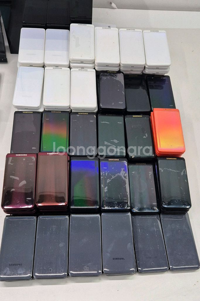 삼성 폴더폰 폴더2 초기필름 그대로 효도폰 공부폰A급--6