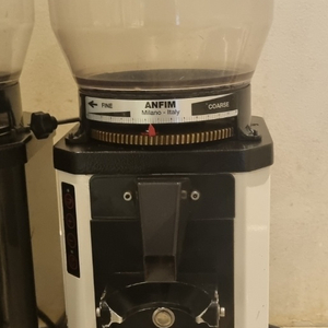 안핌 자동 커피 그라인더 이미지