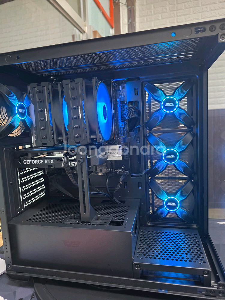 라이젠 9600x 게이밍 컴퓨터 본체--1