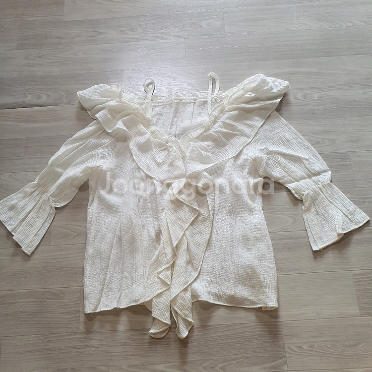 화이트 프릴 오프숄더 블라우스 린넨 레이스 아이보리 셔츠 하객룩 데이트룩 여성--7