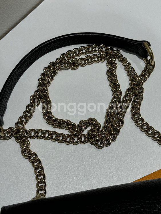 구찌 인터로킹 G메탈 크로스백--2