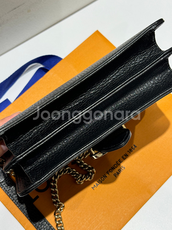 구찌 인터로킹 G메탈 크로스백--1