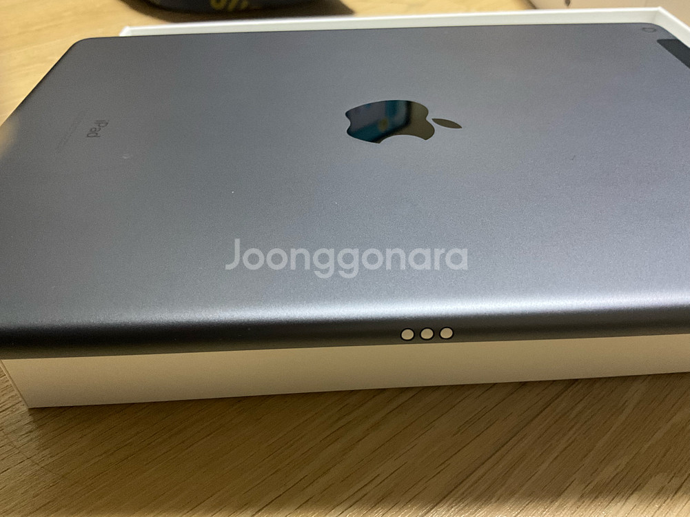 아이패드 9세대 셀룰러 64GB 스페이스그레이 판매합니다--3