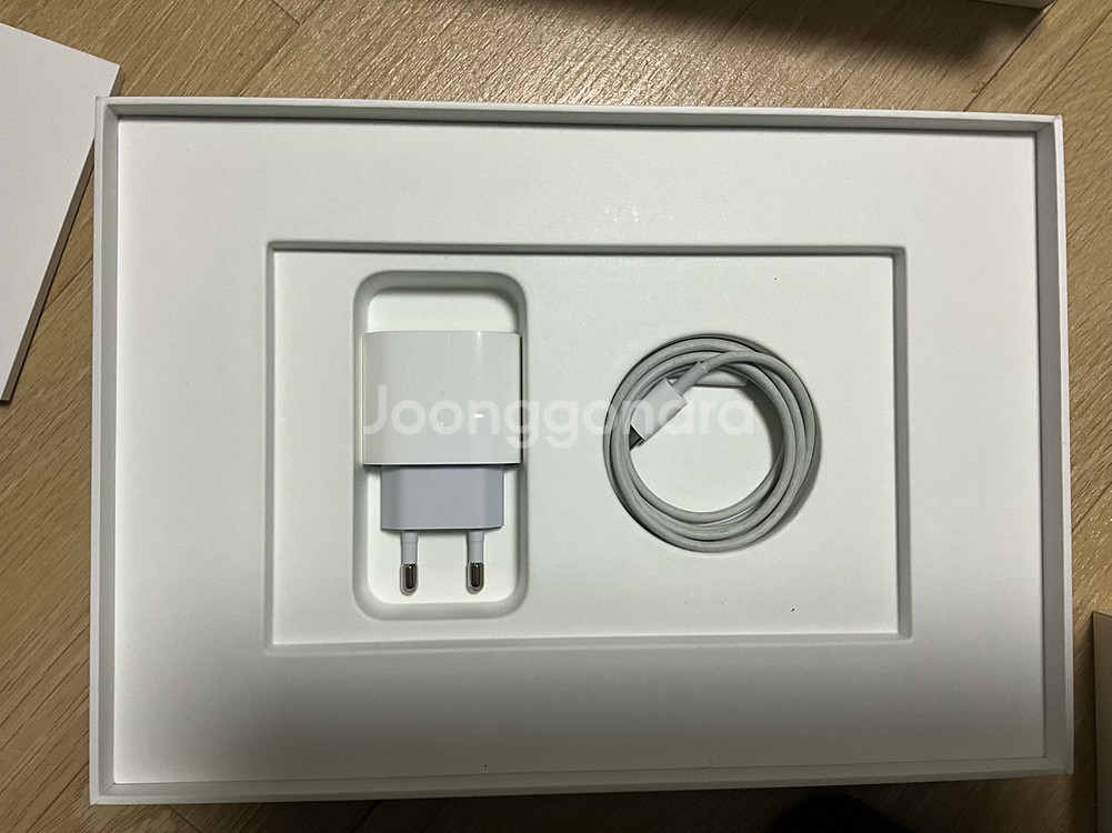 아이패드 9세대 셀룰러 64GB 스페이스그레이 판매합니다--8