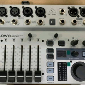 베링거 FLOW8 디지털 믹서