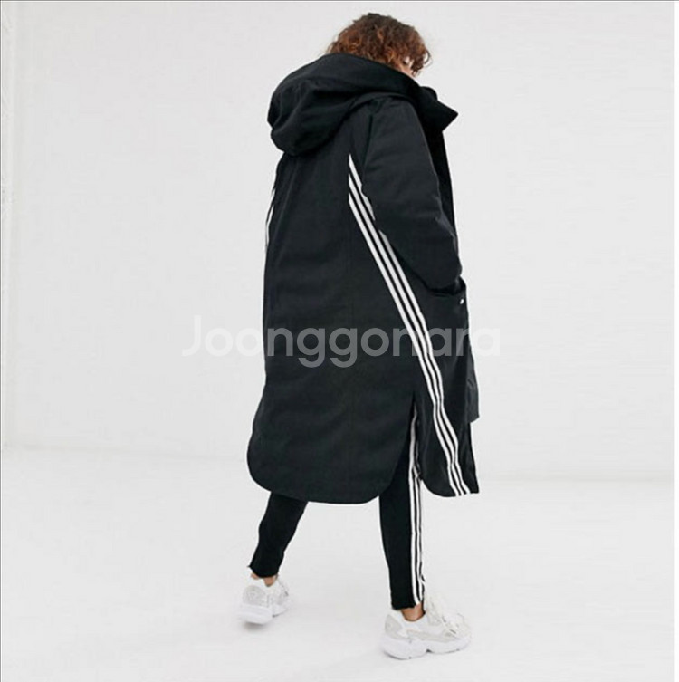 패셔너블한 아디다스 야상형 롱패딩 여성 라지이지만 프리사이즈--2