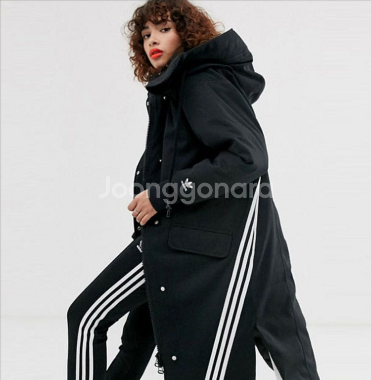 패셔너블한 아디다스 야상형 롱패딩 여성 라지이지만 프리사이즈--1