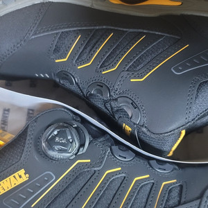 디월트 DeWALT 5인치) 새재품입니다 사이즈 265 입니다