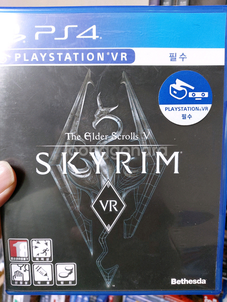 ps4 엘더스크롤 스카이림--0