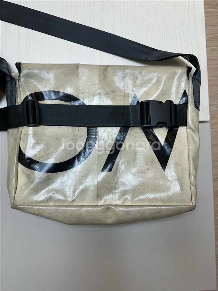 프라이탁 덱스터 메신저백--1